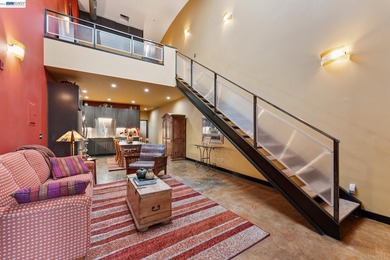 Beach Condo For Sale in Oakland, California