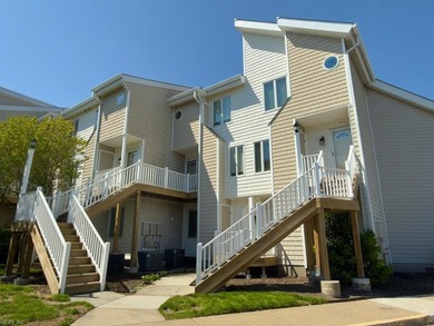 Beach Townhome/Townhouse For Sale in Virginia Beach, Virginia