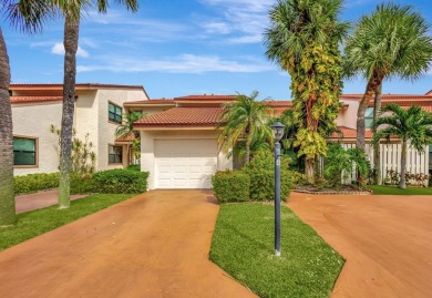 Beach Townhome/Townhouse For Sale in Jupiter, Florida