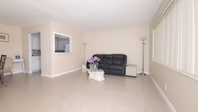 Beach Condo For Sale in West Palm Beach, Florida