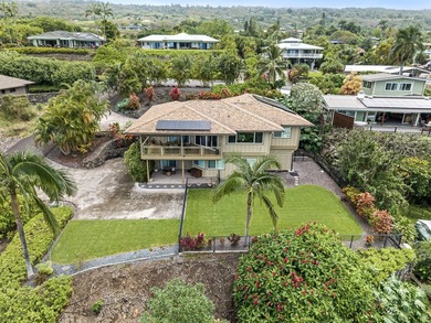 Beach Home For Sale in Kailua Kona, Hawaii