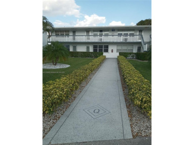 Beach Condo For Sale in West Palm Beach, Florida