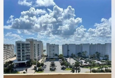 Beach Condo For Sale in South Palm Beach, Florida