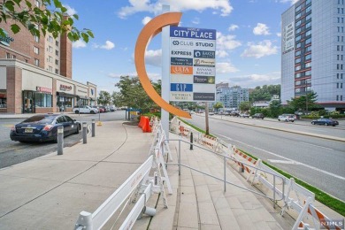 Beach Condo For Sale in Edgewater, New Jersey