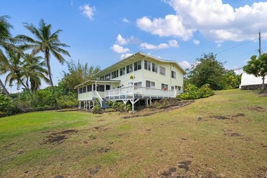 Beach Home For Sale in Captain Cook, Hawaii