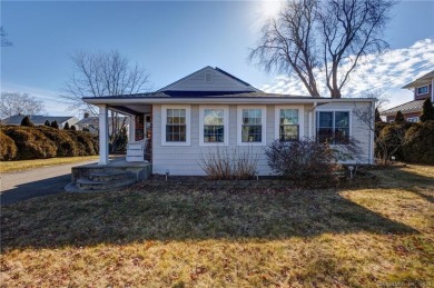 Beach Home For Sale in Old Saybrook, Connecticut