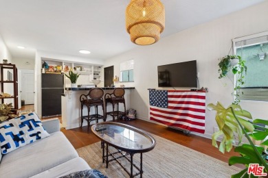 Beach Condo For Sale in Venice, California