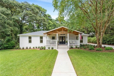 Beach Home For Sale in Fairhope, Alabama