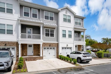 Beach Townhome/Townhouse For Sale in Norfolk, Virginia