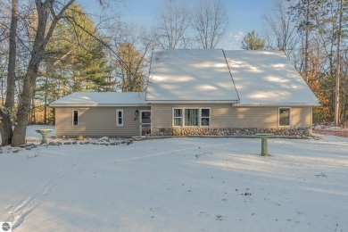 Beach Home For Sale in Oscoda, Michigan