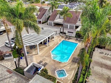 Beach Condo For Sale in Costa Mesa, California