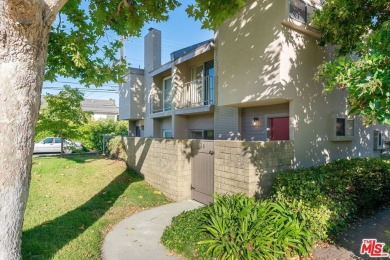 Beach Condo For Sale in Santa Monica, California