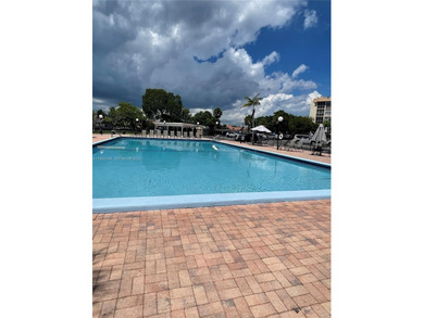 Beach Condo For Sale in Hallandale Beach, Florida