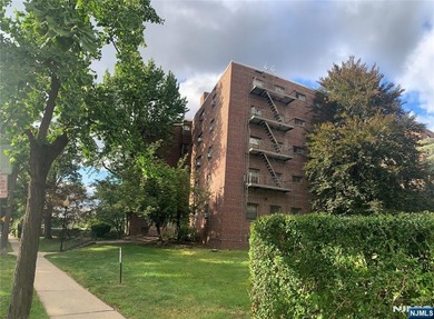 Beach Other For Sale in Fort Lee, New Jersey