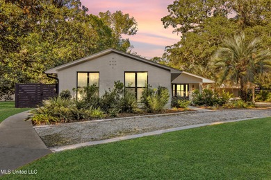 Beach Home Sale Pending in Ocean Springs, Mississippi