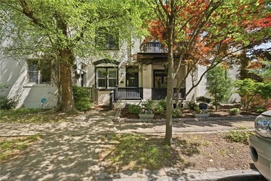Beach Townhome/Townhouse For Sale in Norfolk, Virginia