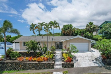Beach Home For Sale in Kailua Kona, Hawaii