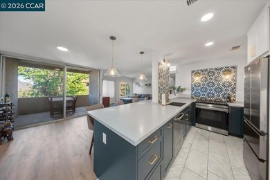 Beach Condo For Sale in Oakland, California