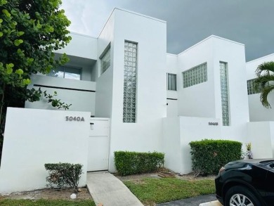 Beach Townhome/Townhouse For Sale in West Palm Beach, Florida