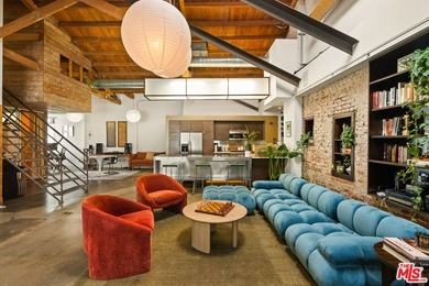 Beach Condo For Sale in Venice, California
