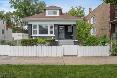 Beach Home For Sale in Chicago, Illinois