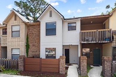 Beach Townhome/Townhouse For Sale in Jacksonville, Florida