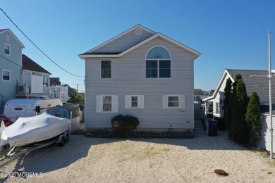 Beach Home Sale Pending in Lavallette, New Jersey