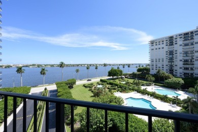 Beach Condo For Sale in West Palm Beach, Florida