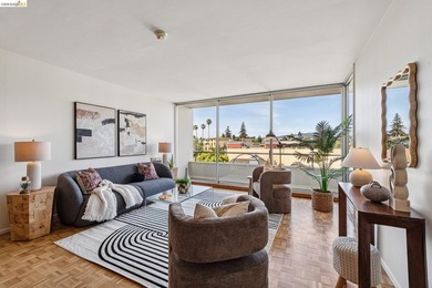 Beach Condo For Sale in Oakland, California
