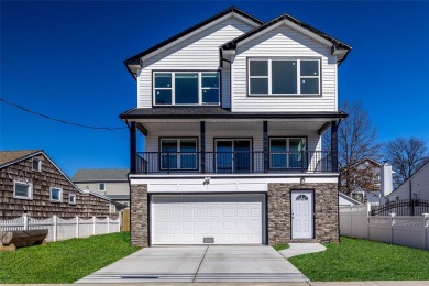 Beach Home For Sale in East Rockaway, New York