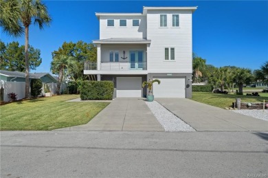 Beach Home Sale Pending in Crystal River, Florida