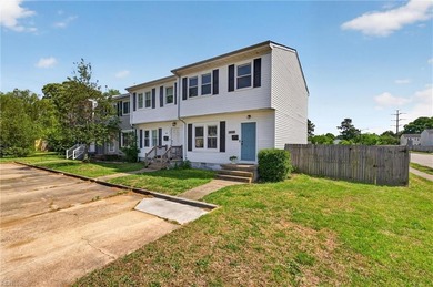 Beach Townhome/Townhouse For Sale in Virginia Beach, Virginia