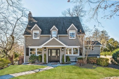 Beach Home Sale Pending in Port Washington, New York