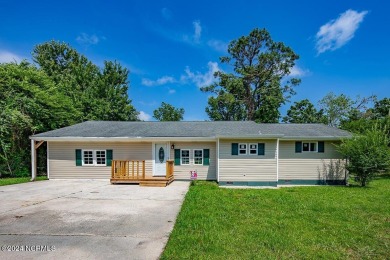 Beach Home For Sale in Newport, North Carolina