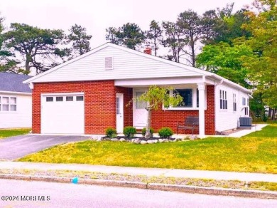 Beach Home For Sale in Toms River, New Jersey