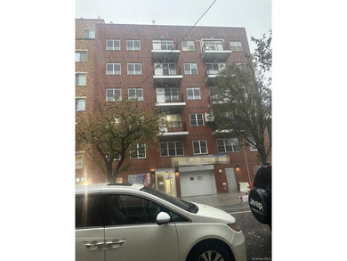 Beach Condo For Sale in Flushing, New York