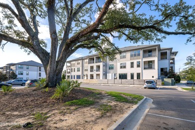 Beach Condo For Sale in Ocean Springs, Mississippi