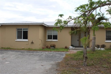 Beach Townhome/Townhouse Sale Pending in Holmes Beach, Florida