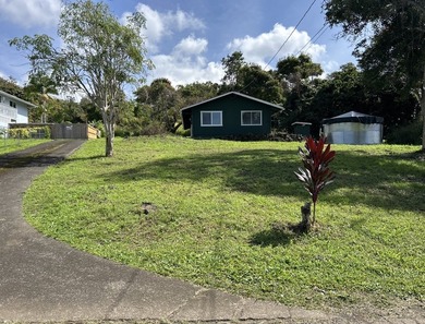 Beach Home Active Under Contract in Captain Cook, Hawaii