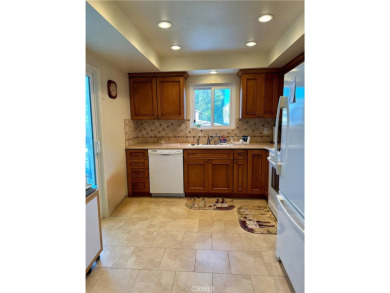 Beach Condo Sale Pending in Manhattan Beach, California