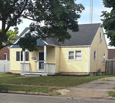 Beach Home For Sale in Kenosha, Wisconsin