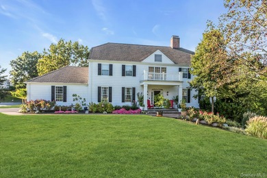Beach Home For Sale in Glen Cove, New York