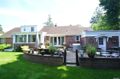Beach Home Sale Pending in Great Neck, New York
