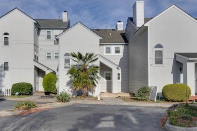 Beach Home For Sale in Hampton, Virginia