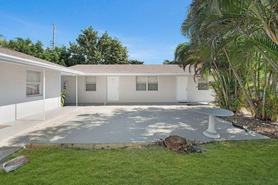 Beach Home For Sale in North Palm Beach, Florida