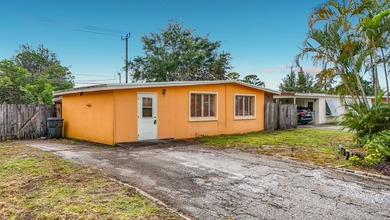 Beach Home For Sale in West Palm Beach, Florida