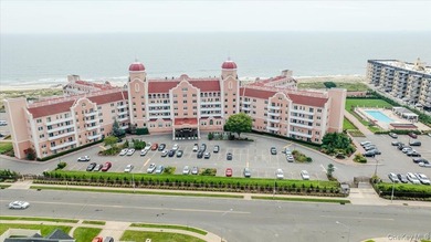 Beach Condo For Sale in Lido Beach, New York