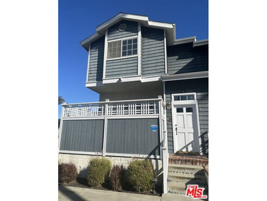 Beach Condo Active Under Contract in Redondo Beach, California