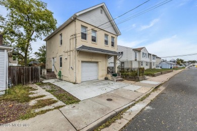 Beach Home For Sale in Keansburg, New Jersey