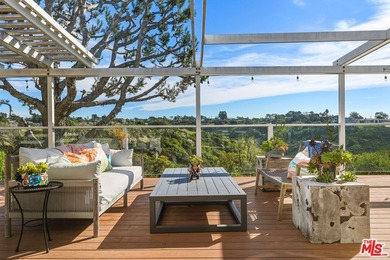 Beach Home For Sale in Malibu, California